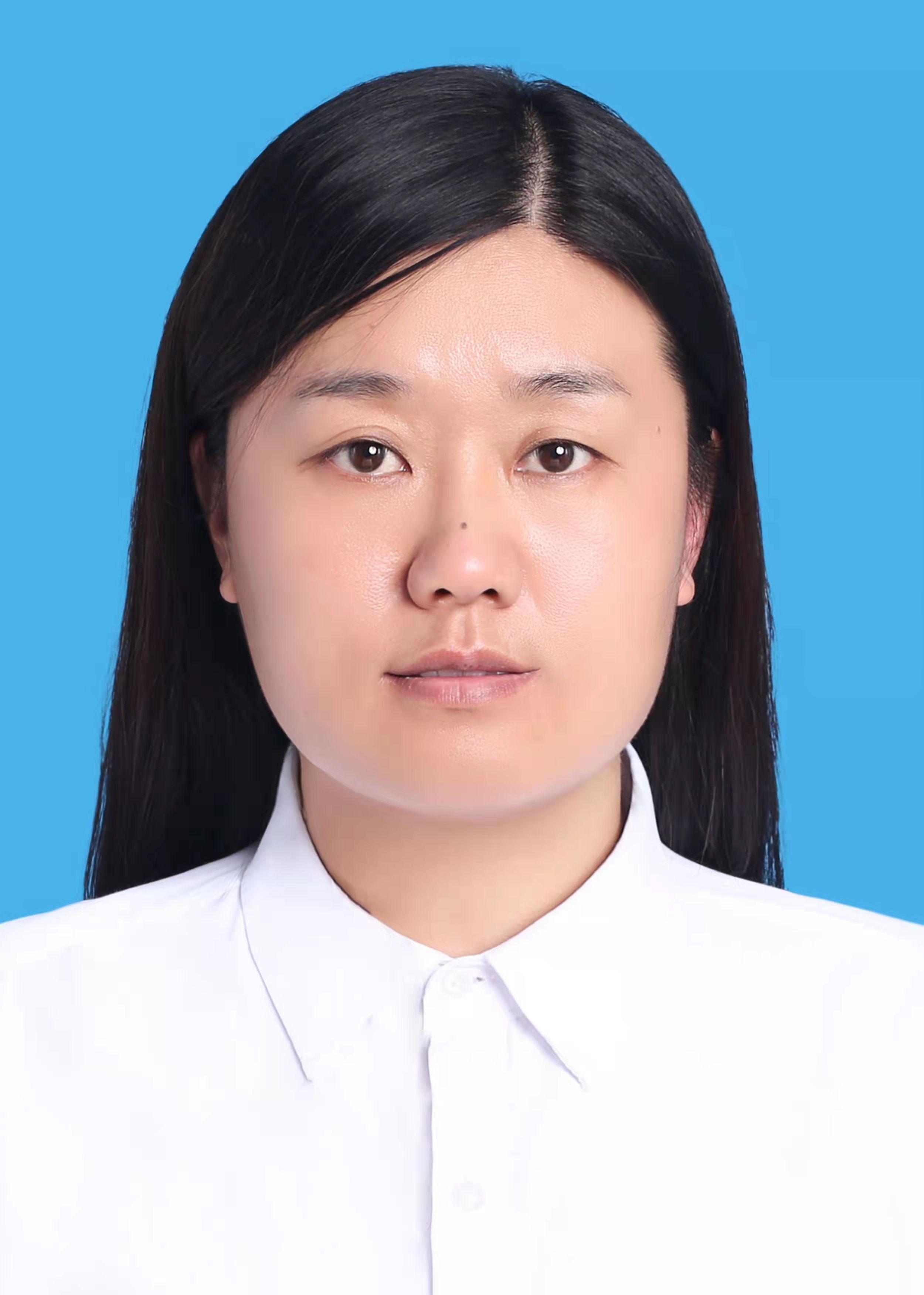 丁善霞 副秘书长（办公室主任）